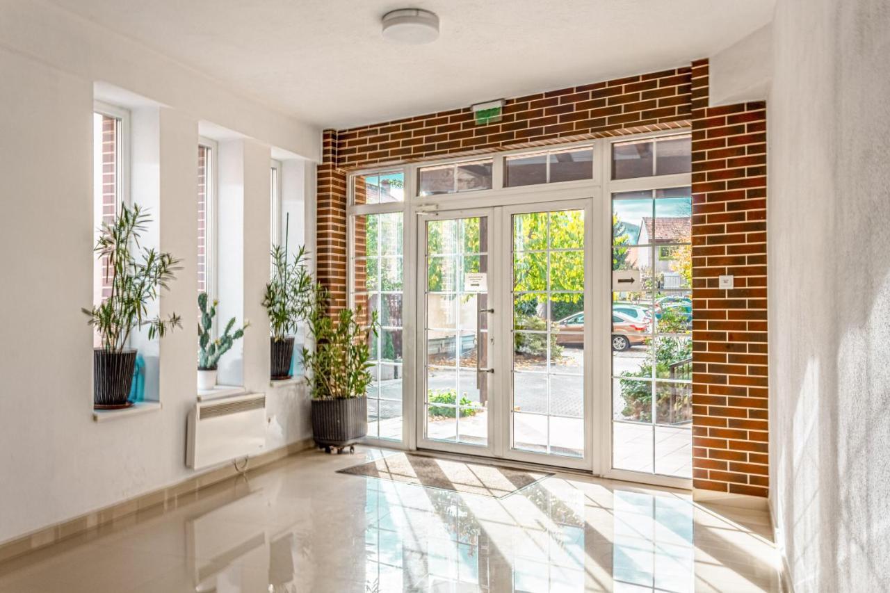 Opera Apart Apartment Brasov Exterior photo